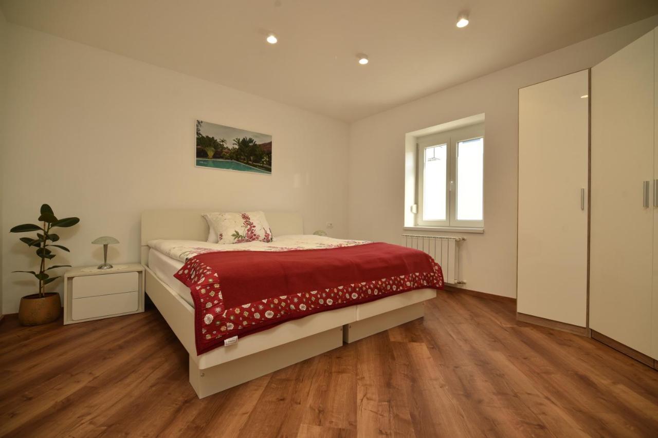Sedami Apartment Maribor Bagian luar foto