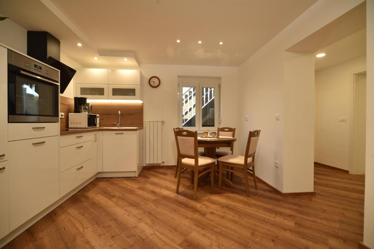 Sedami Apartment Maribor Bagian luar foto